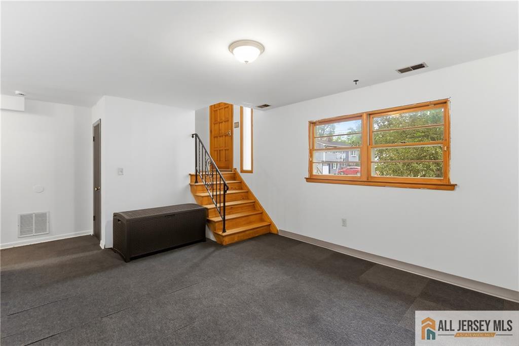 178 Jeff Street Edison, NJ 08837 - Photo 18 of 27