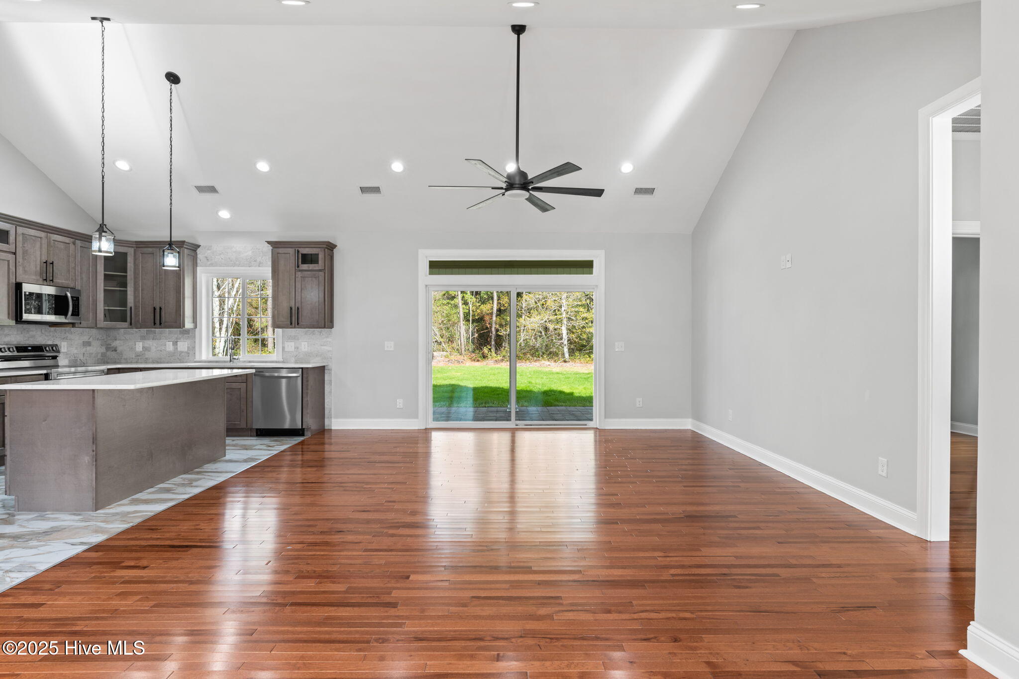 192 Boundary Loop Road Northwest Calabash, NC 28467 - Photo 8 of 57 .