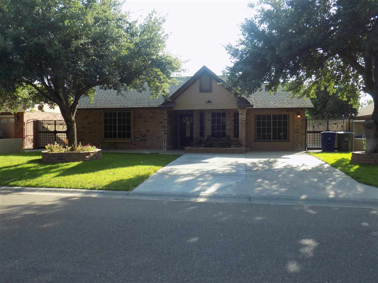 106 Acadia Loop Laredo, TX 78045 - Photo 1 of 18 Gallery Image 1