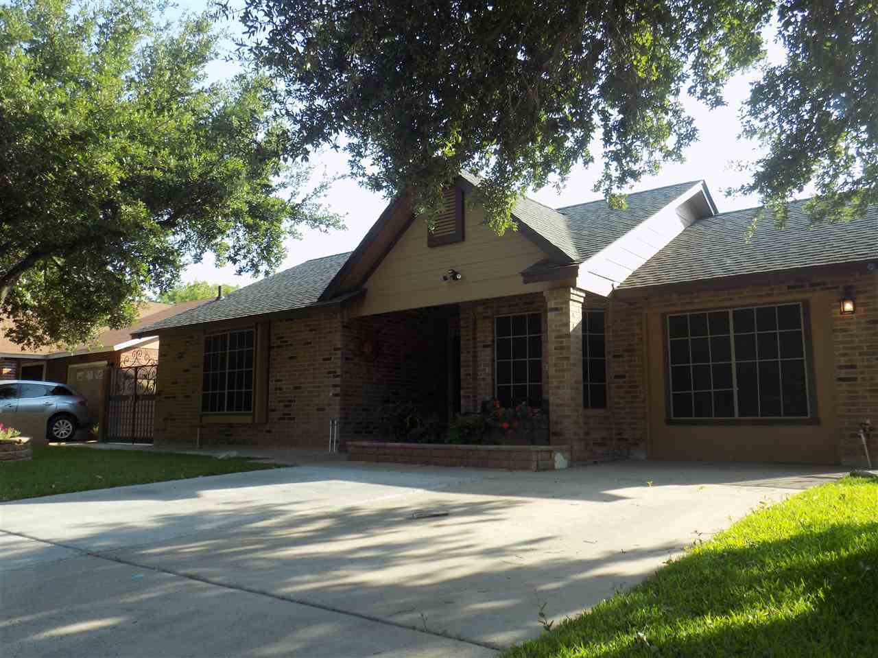 106 Acadia Loop Laredo, TX 78045 - Photo 2 of 18 Gallery Image 2