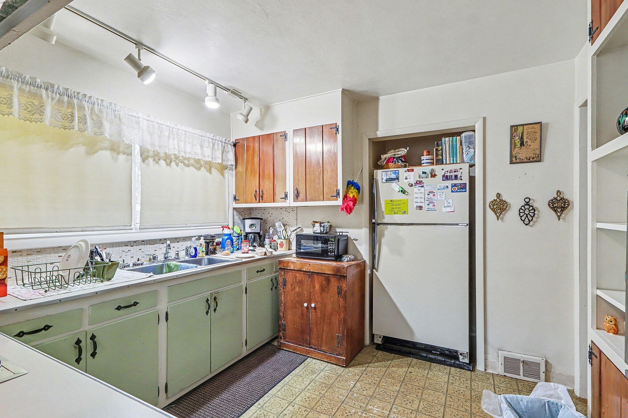 4123 Mt Olivet Road Kalamazoo, MI 49004 - Photo 10 of 20 010_file_4763