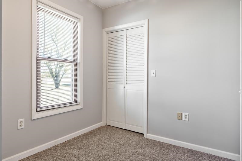 15685 West State Road Pecatonica, IL 61063 - Photo 35 of 69 an empty room with windows