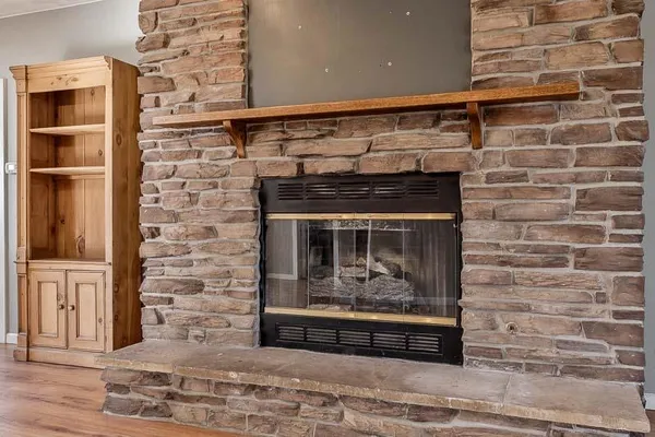 $400,000 | 15685 West State Road, Pecatonica, IL 61063