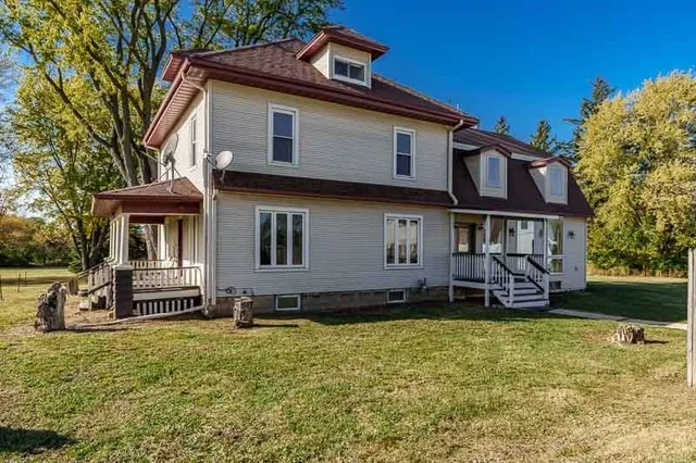 $420,000 | 15685 West State Road, Pecatonica, IL 61063