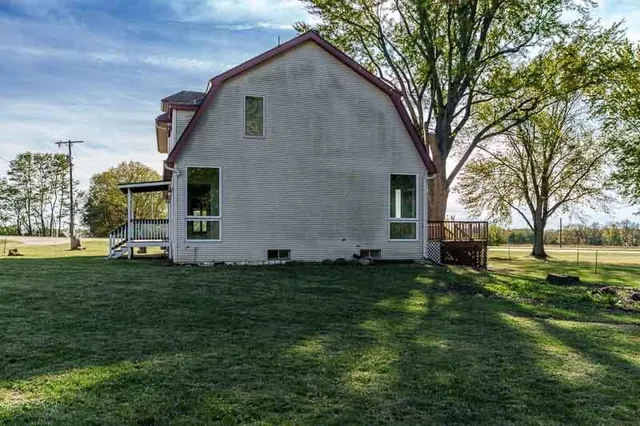 $420,000 | 15685 West State Road, Pecatonica, IL 61063