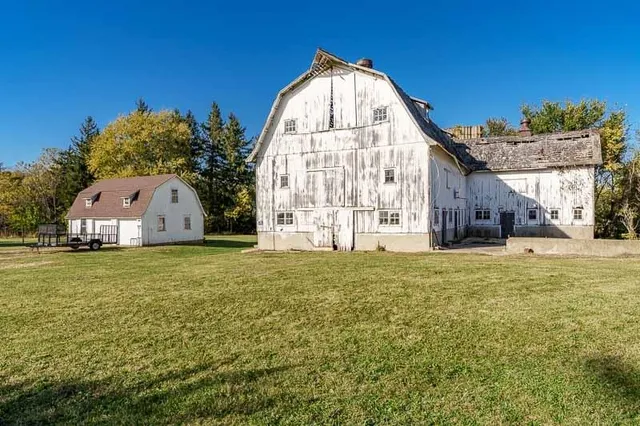 $420,000 | 15685 West State Road, Pecatonica, IL 61063