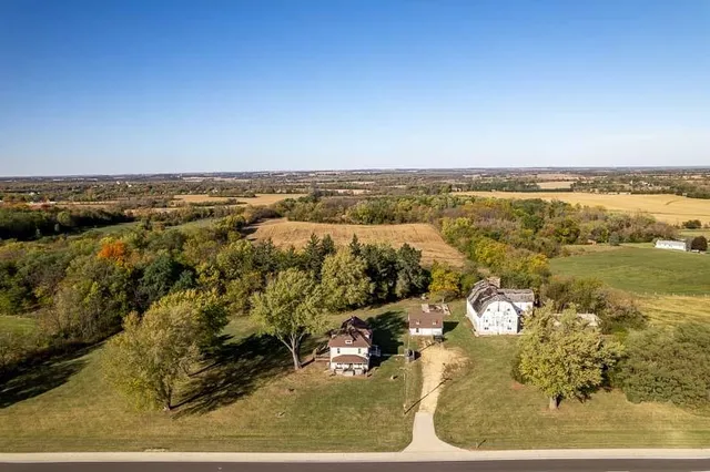 $420,000 | 15685 West State Road, Pecatonica, IL 61063