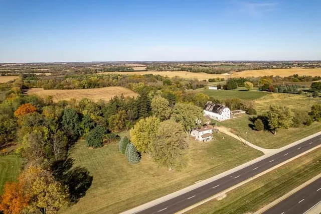 $420,000 | 15685 West State Road, Pecatonica, IL 61063