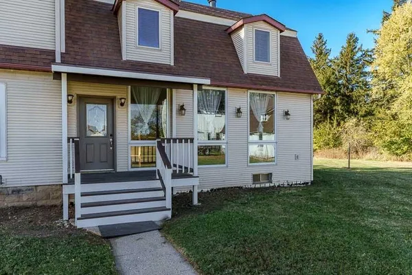 $400,000 | 15685 West State Road, Pecatonica, IL 61063