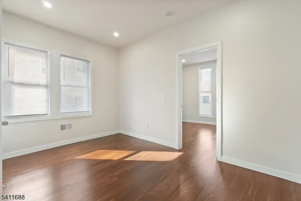 $2,400 | 824 George Street, Unit 1, Plainfield, NJ 07062