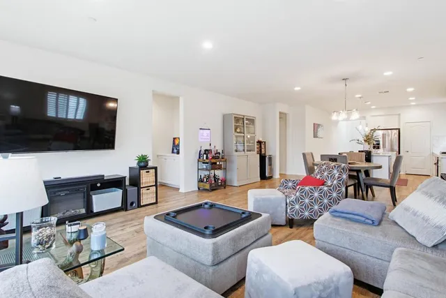 $869,500 | 440 Calabrese Street, Fallbrook, CA 92028