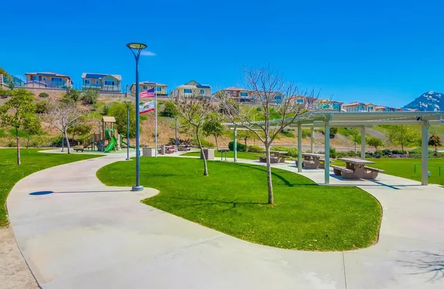 $869,500 | 440 Calabrese Street, Fallbrook, CA 92028