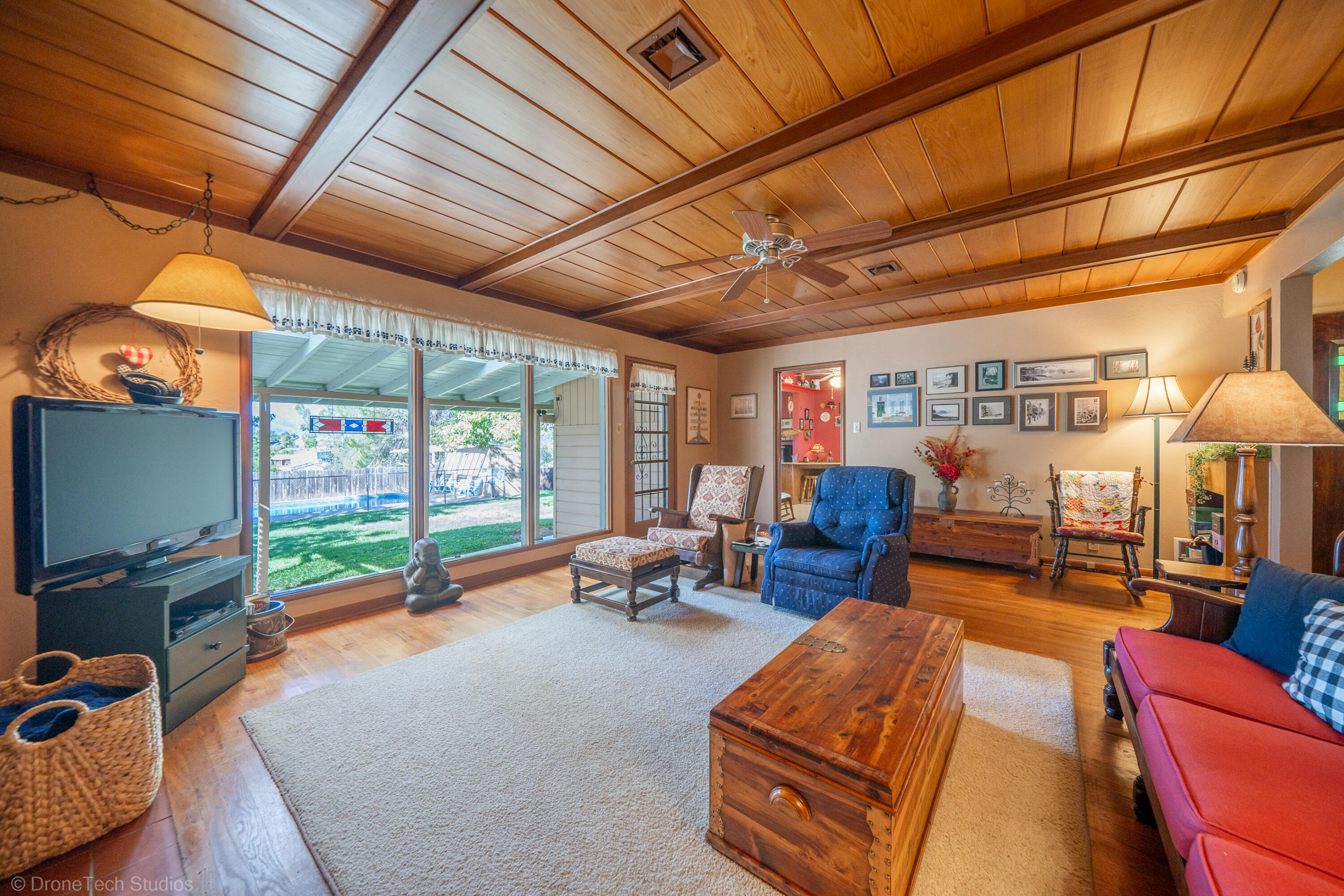 588 Ridge Road Redding, CA 96003 - Photo 11 of 53 588 Ridge Rd-16