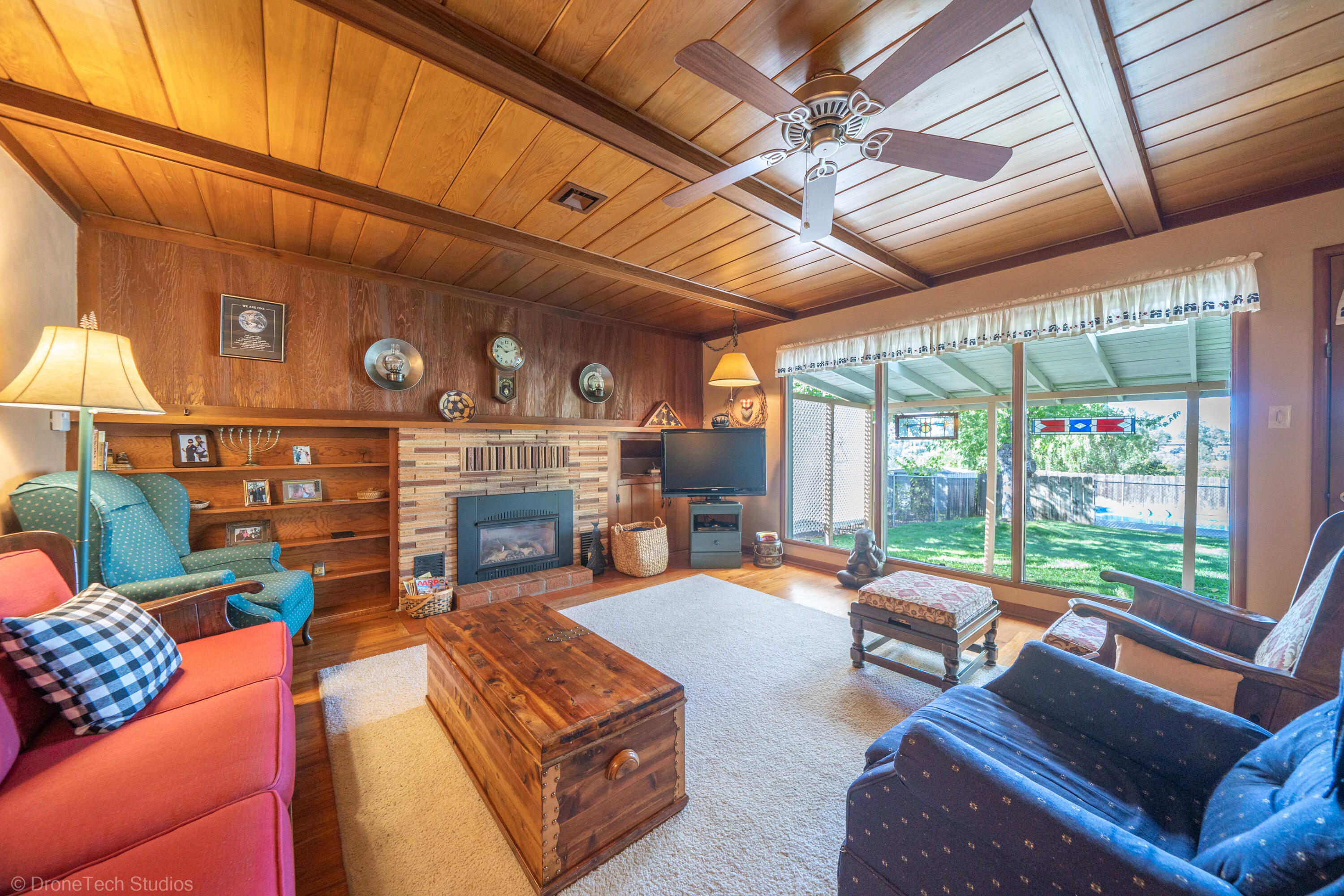 588 Ridge Road Redding, CA 96003 - Photo 12 of 53 588 Ridge Rd-17