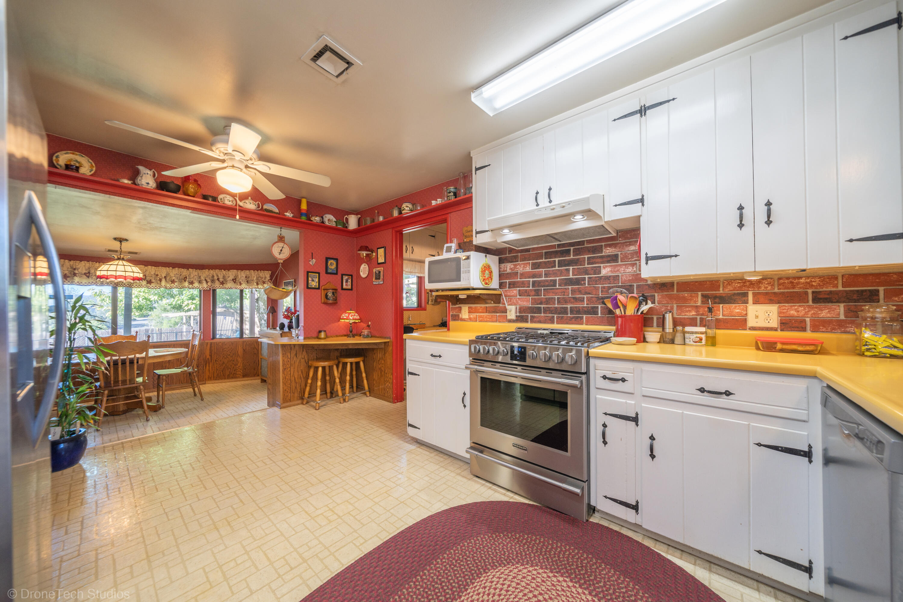 588 Ridge Road Redding, CA 96003 - Photo 17 of 53 588 Ridge Rd-22