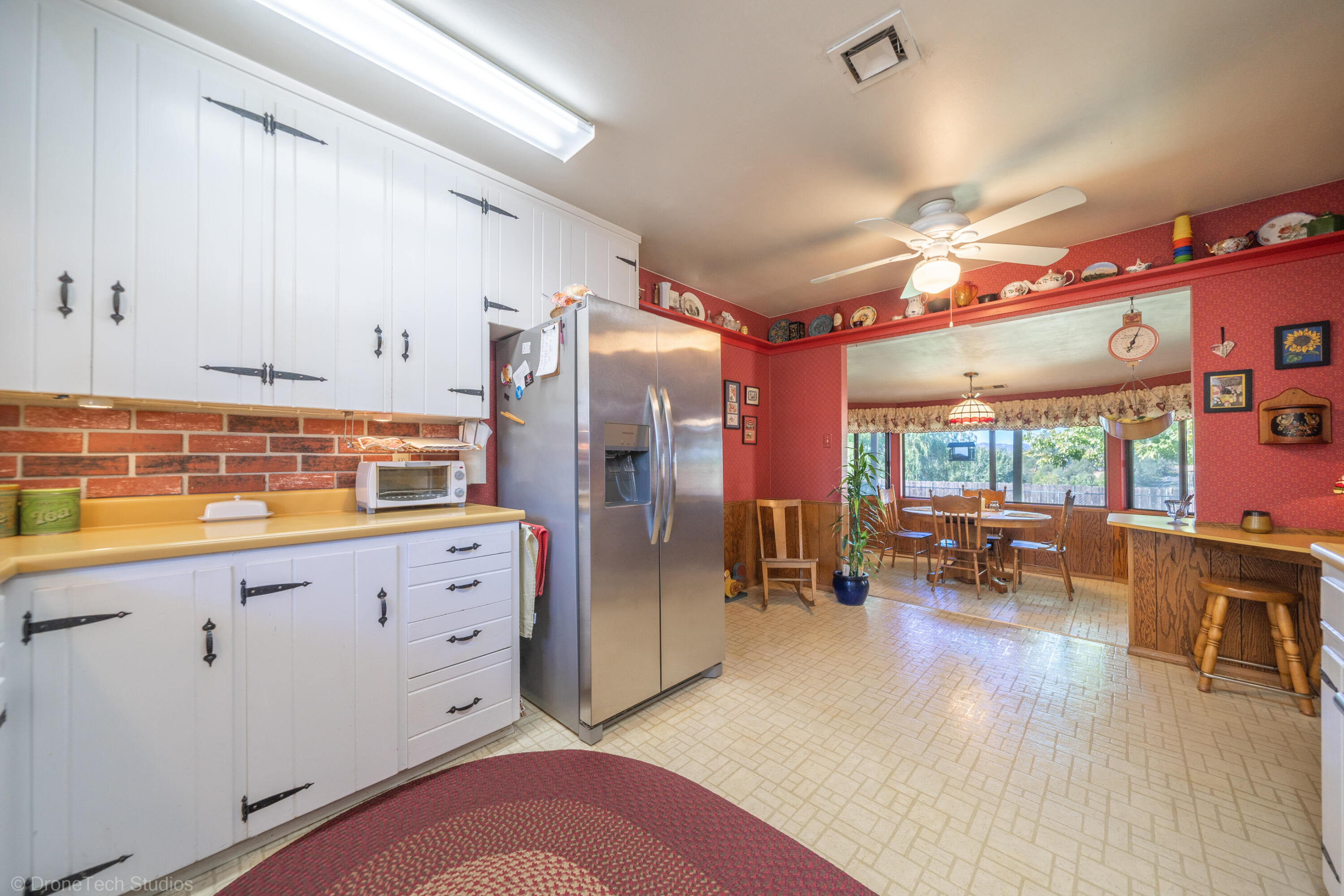 588 Ridge Road Redding, CA 96003 - Photo 18 of 53 588 Ridge Rd-23