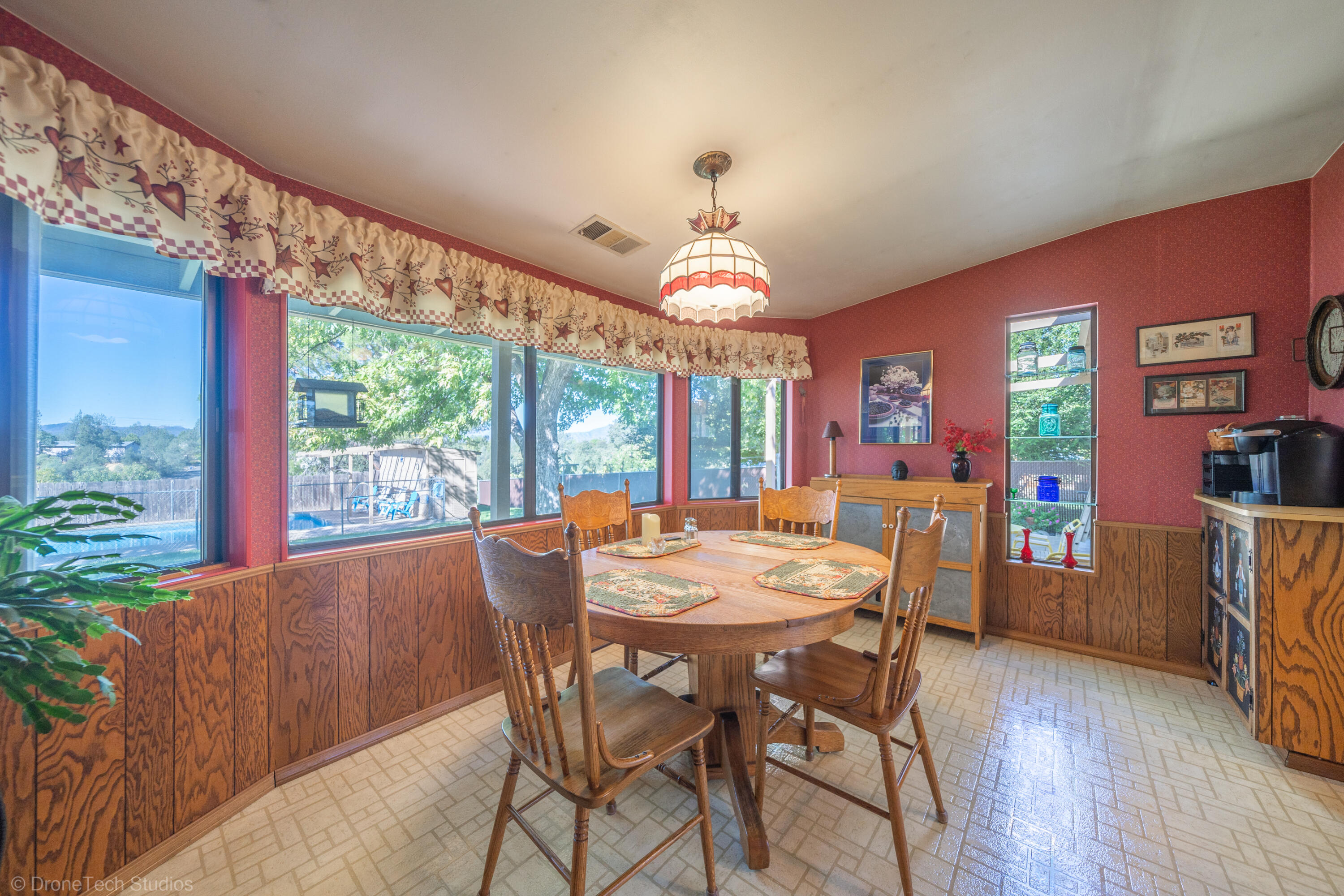 588 Ridge Road Redding, CA 96003 - Photo 20 of 53 588 Ridge Rd-25