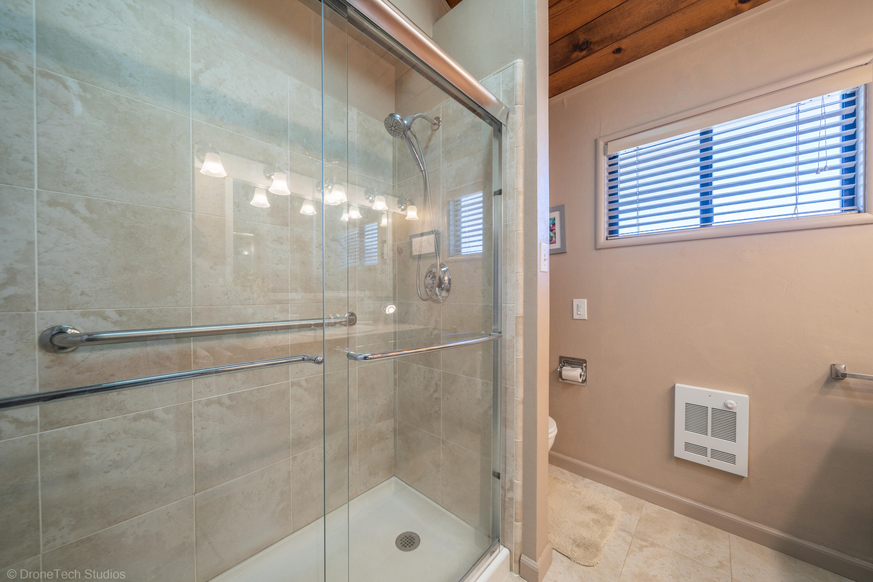 588 Ridge Road Redding, CA 96003 - Photo 24 of 53 588 Ridge Rd-29