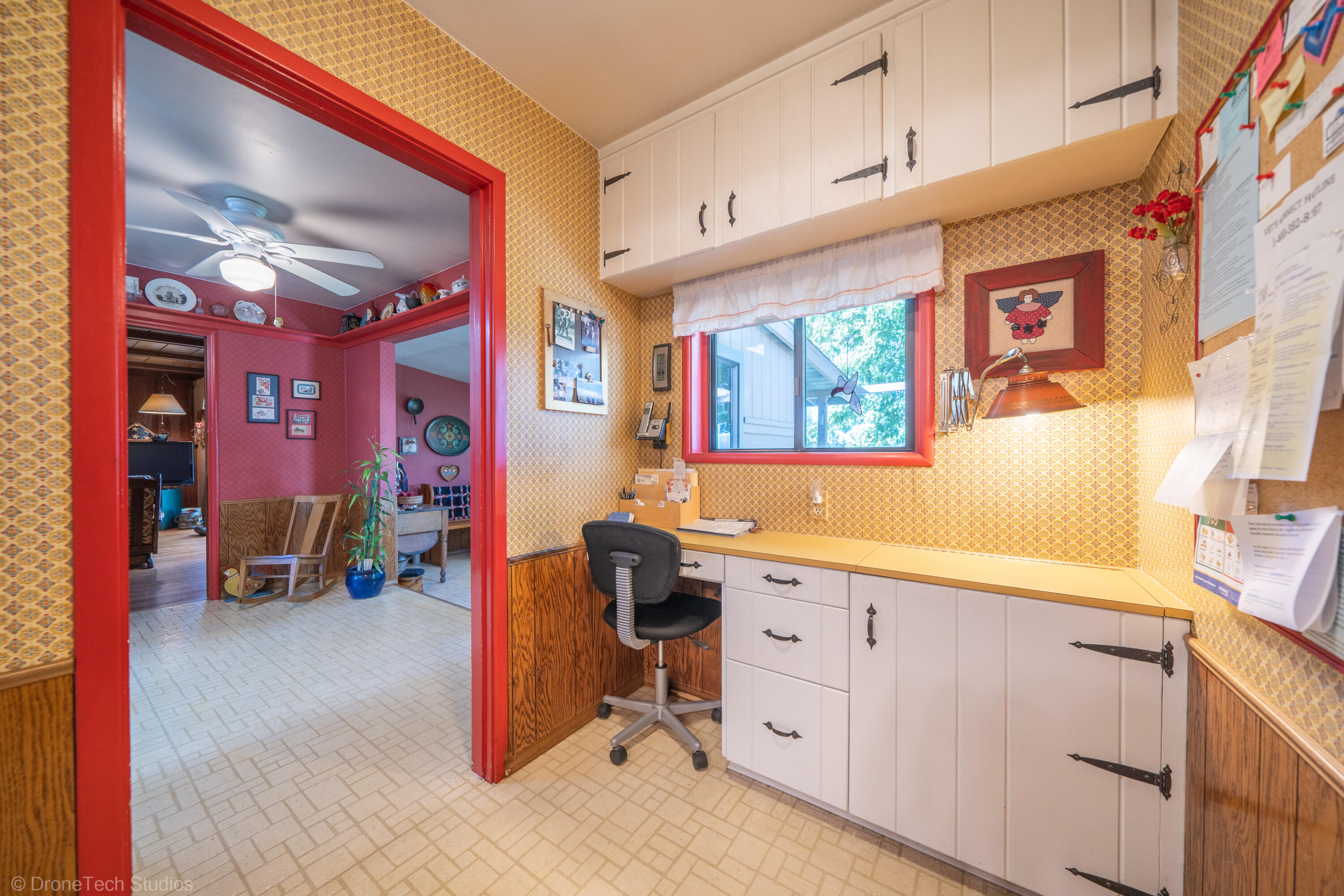 588 Ridge Road Redding, CA 96003 - Photo 30 of 53 588 Ridge Rd-35