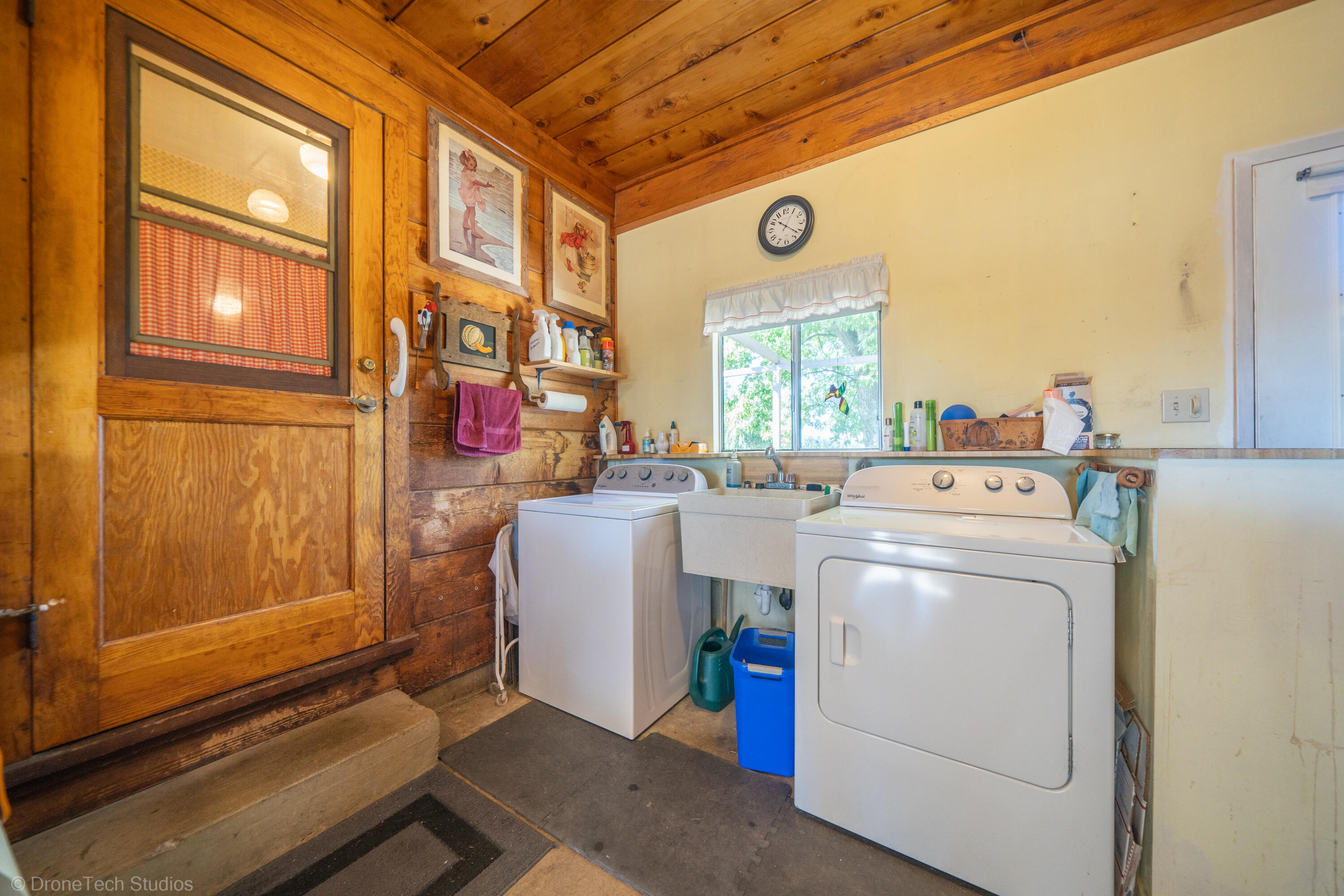 588 Ridge Road Redding, CA 96003 - Photo 31 of 53 588 Ridge Rd-36