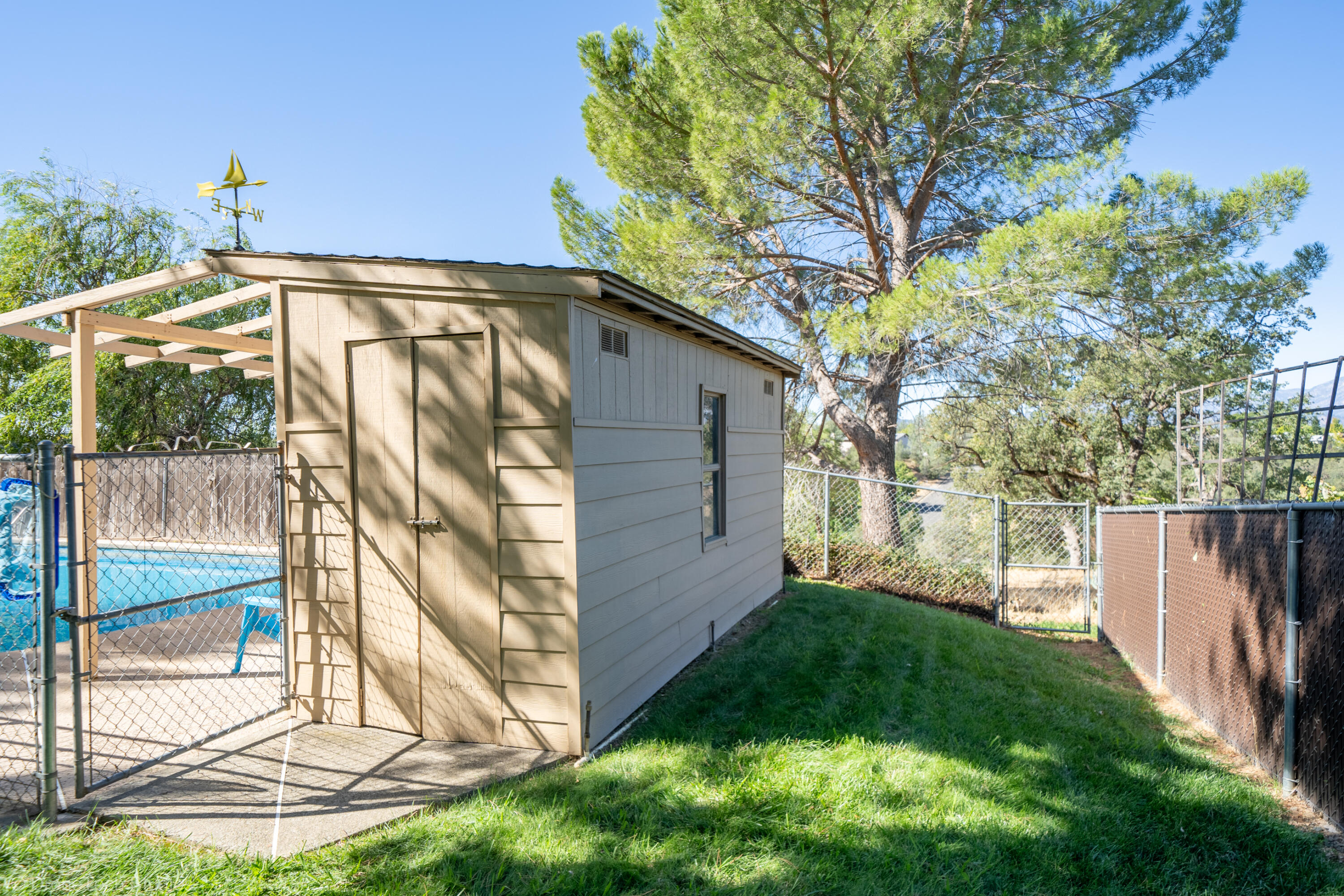 588 Ridge Road Redding, CA 96003 - Photo 49 of 53 588 Ridge Rd-64