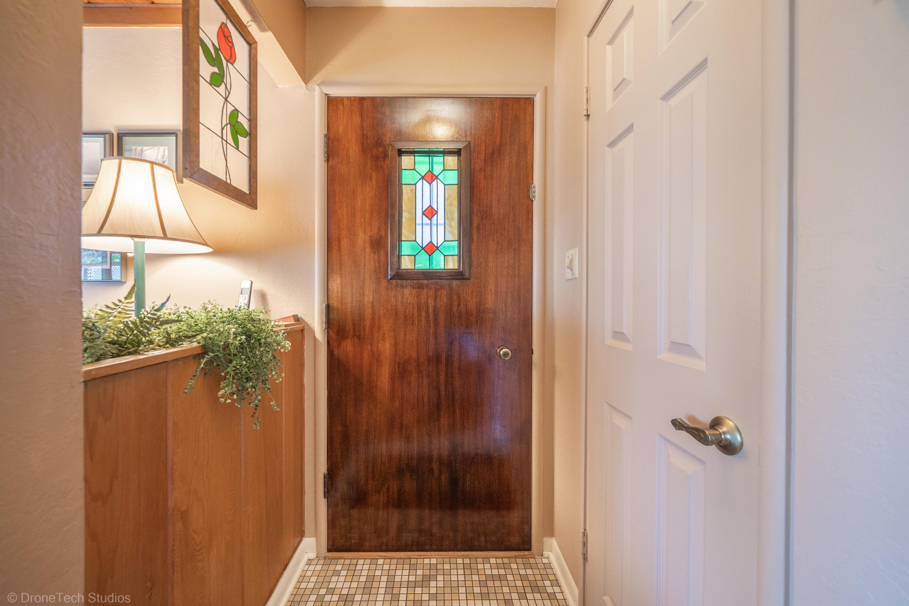 588 Ridge Road Redding, CA 96003 - Photo 7 of 53 588 Ridge Rd-12