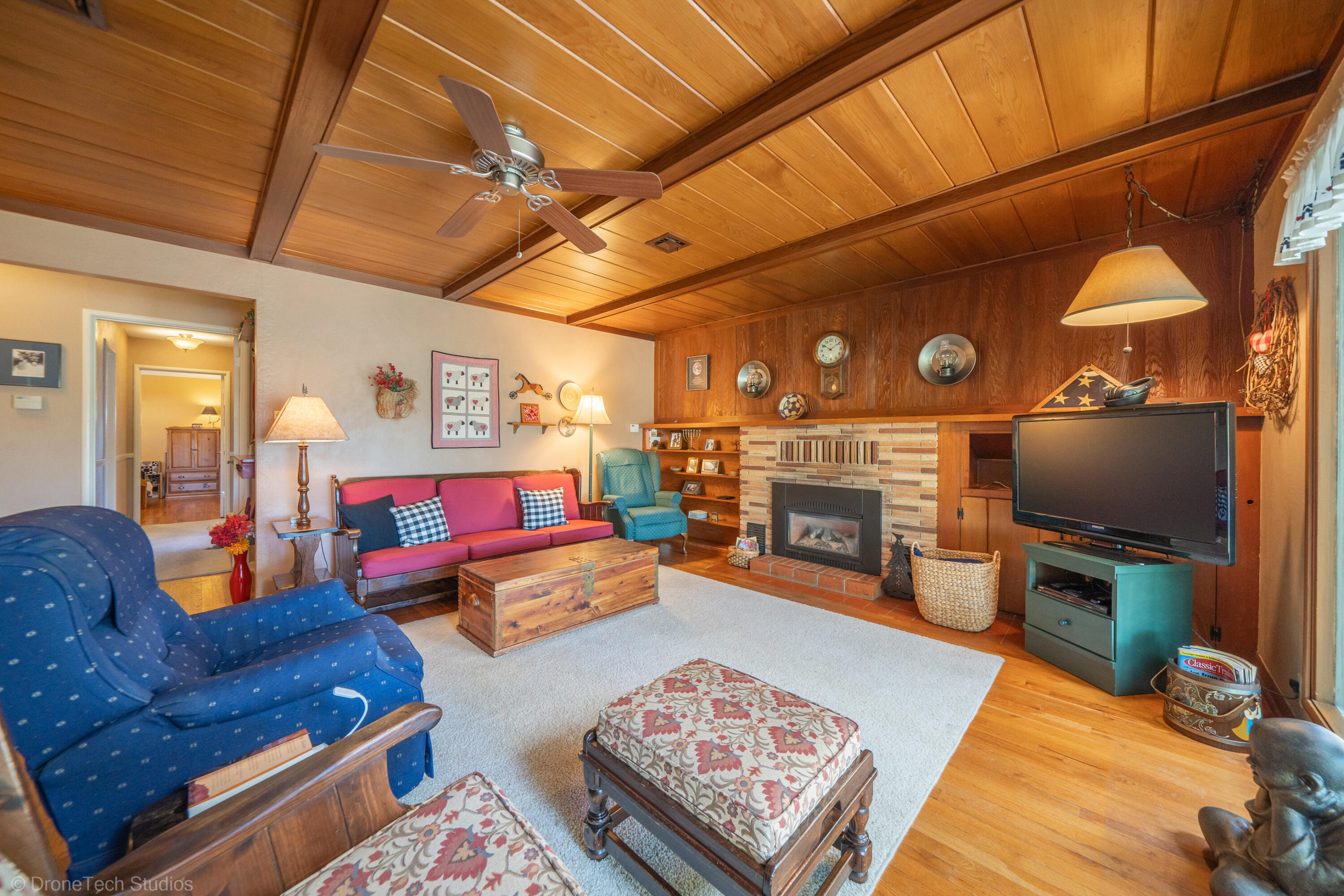 588 Ridge Road Redding, CA 96003 - Photo 10 of 53 588 Ridge Rd-15