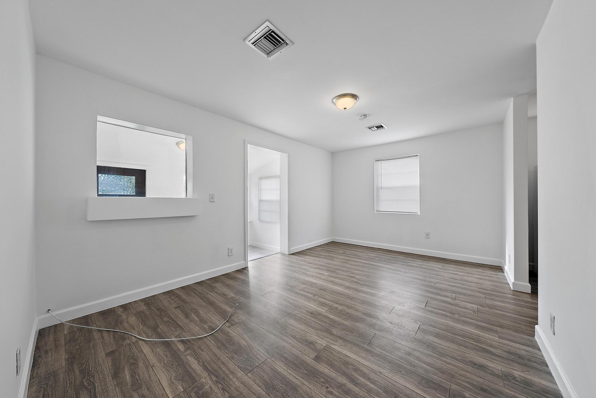624 West 3rd Street Riviera Beach, FL 33404 - Photo 8 of 13 624 W 3rd Street-8