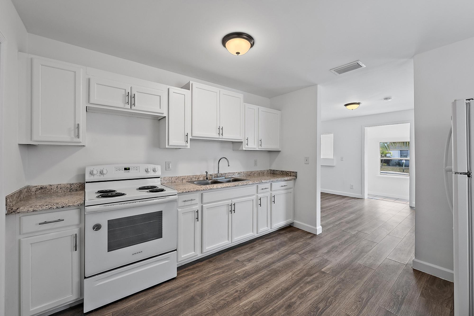 624 West 3rd Street Riviera Beach, FL 33404 - Photo 10 of 13 624 W 3rd Street-10