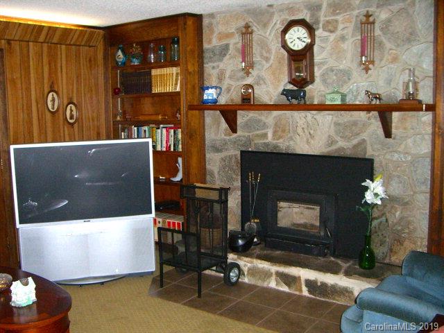 1306 Rock House Road Marion, NC 28752 - Photo 9 of 28 Gallery Image 9
