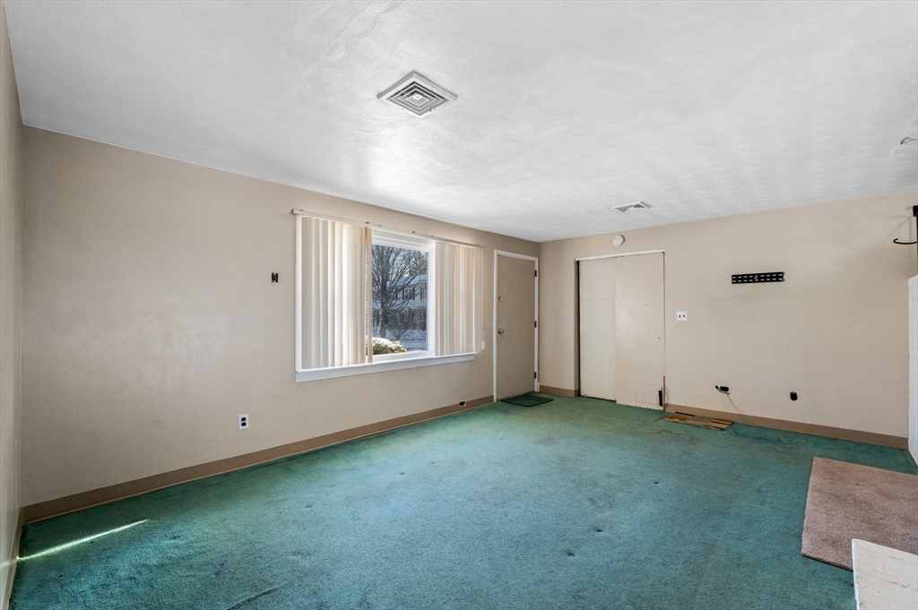 43 Coolidge Road Danvers, MA 01923 - Photo 4 of 29