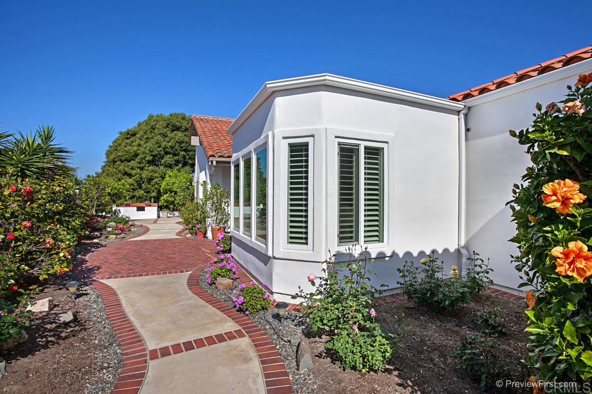 4189 Rhodes Way Oceanside, CA 92056 - Photo 3 of 24