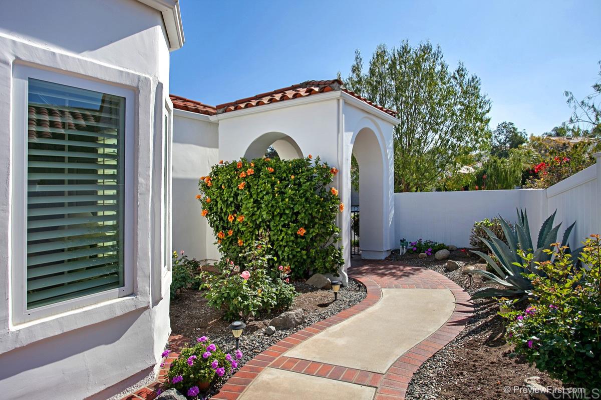 4189 Rhodes Way Oceanside, CA 92056 - Photo 5 of 24