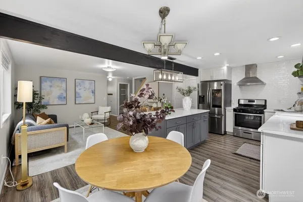 $560,000 | 1212 North 12th Place, Mount Vernon, WA 98273