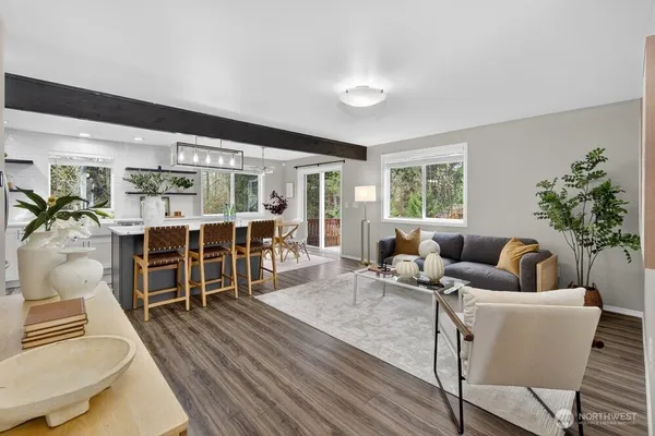 $560,000 | 1212 North 12th Place, Mount Vernon, WA 98273