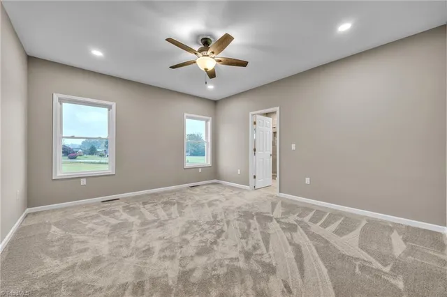 $559,700 | 130 Oak Pointe Lane, Wilkesboro, NC 28697