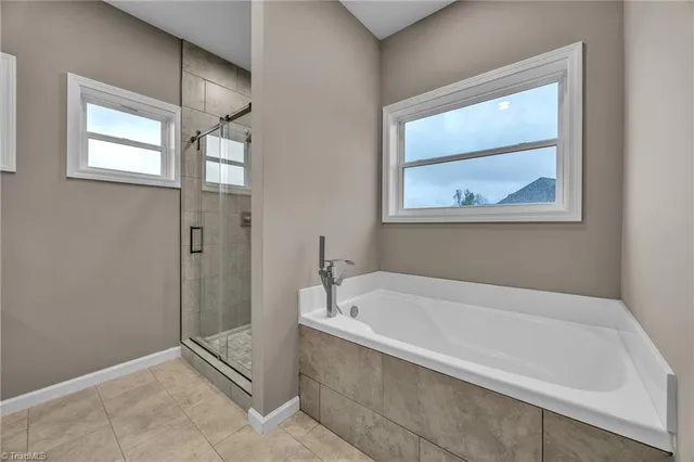 $559,700 | 130 Oak Pointe Lane, Wilkesboro, NC 28697