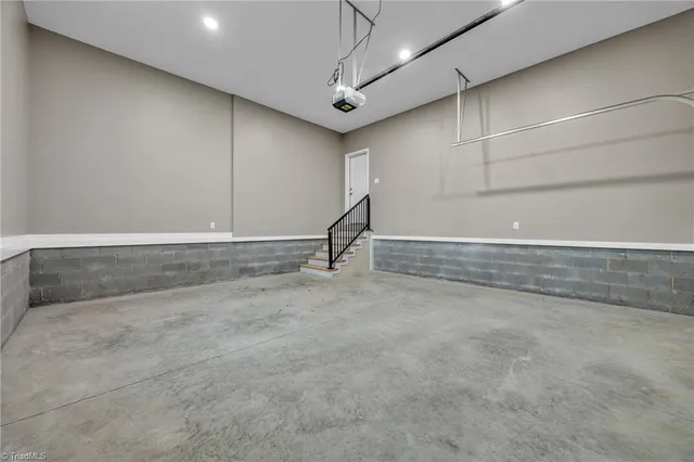 $559,700 | 130 Oak Pointe Lane, Wilkesboro, NC 28697