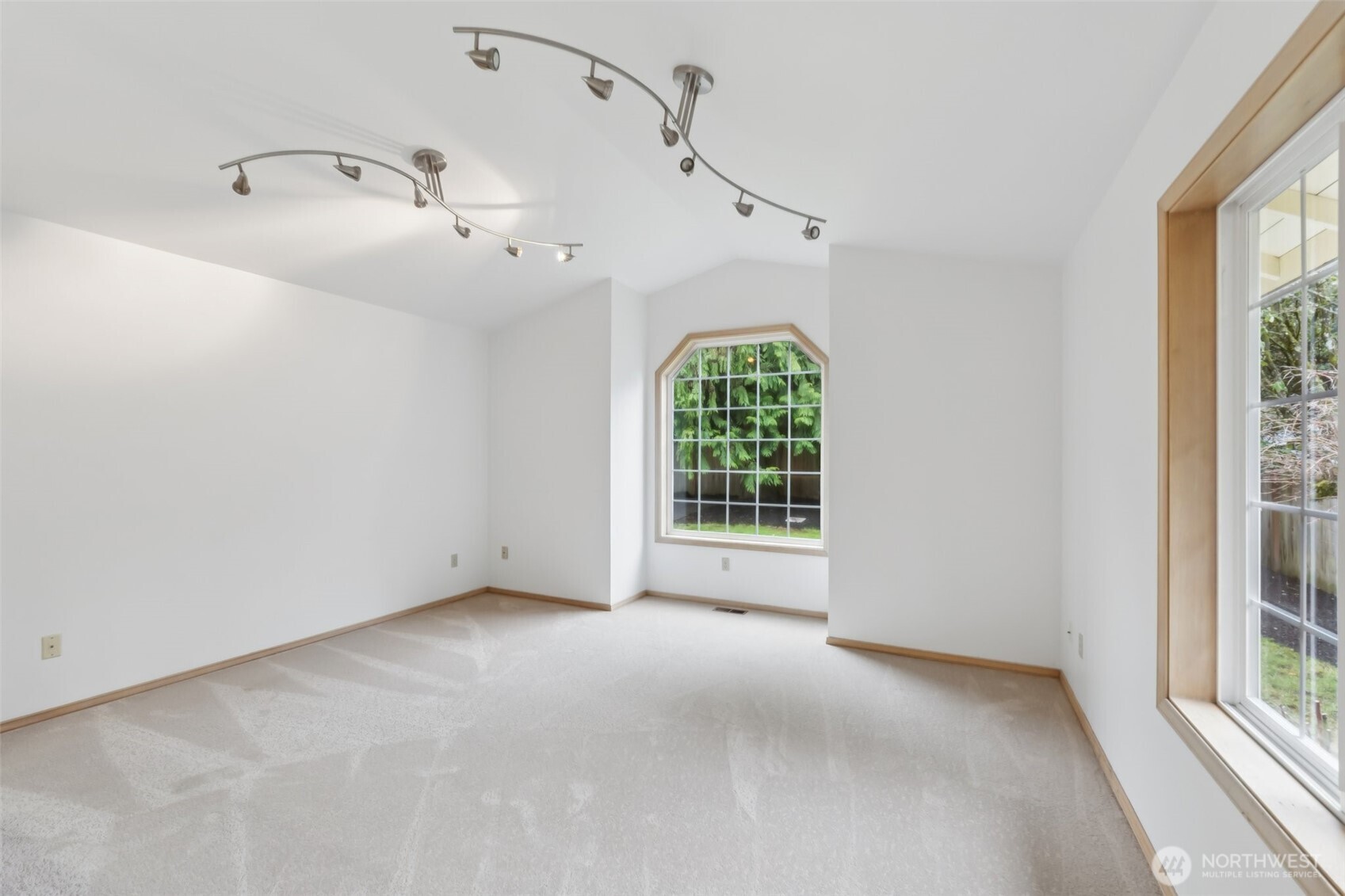 9227 232nd Street Southwest Edmonds, WA 98020 - Photo 5 of 31