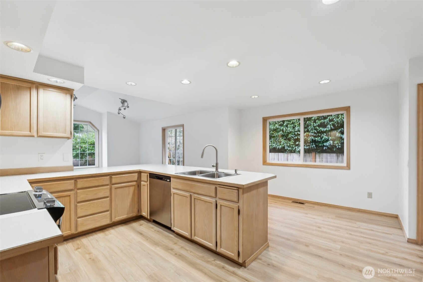 9227 232nd Street Southwest Edmonds, WA 98020 - Photo 8 of 31