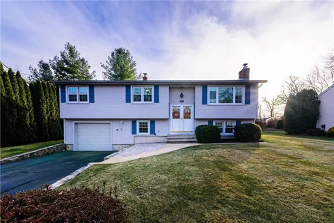 $659,000 | 102 Moccasin Trail, Cranston, RI 02921