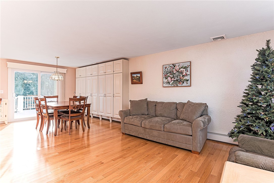 102 Moccasin Trail Cranston, RI 02921 - Photo 13 of 47