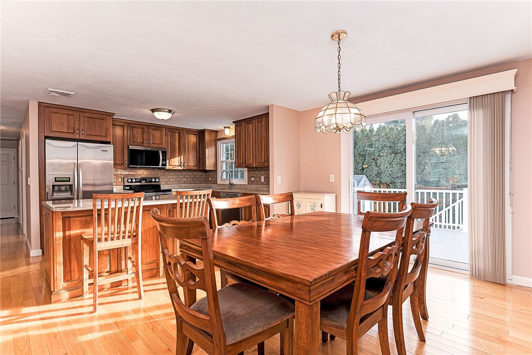 102 Moccasin Trail Cranston, RI 02921 - Photo 18 of 47