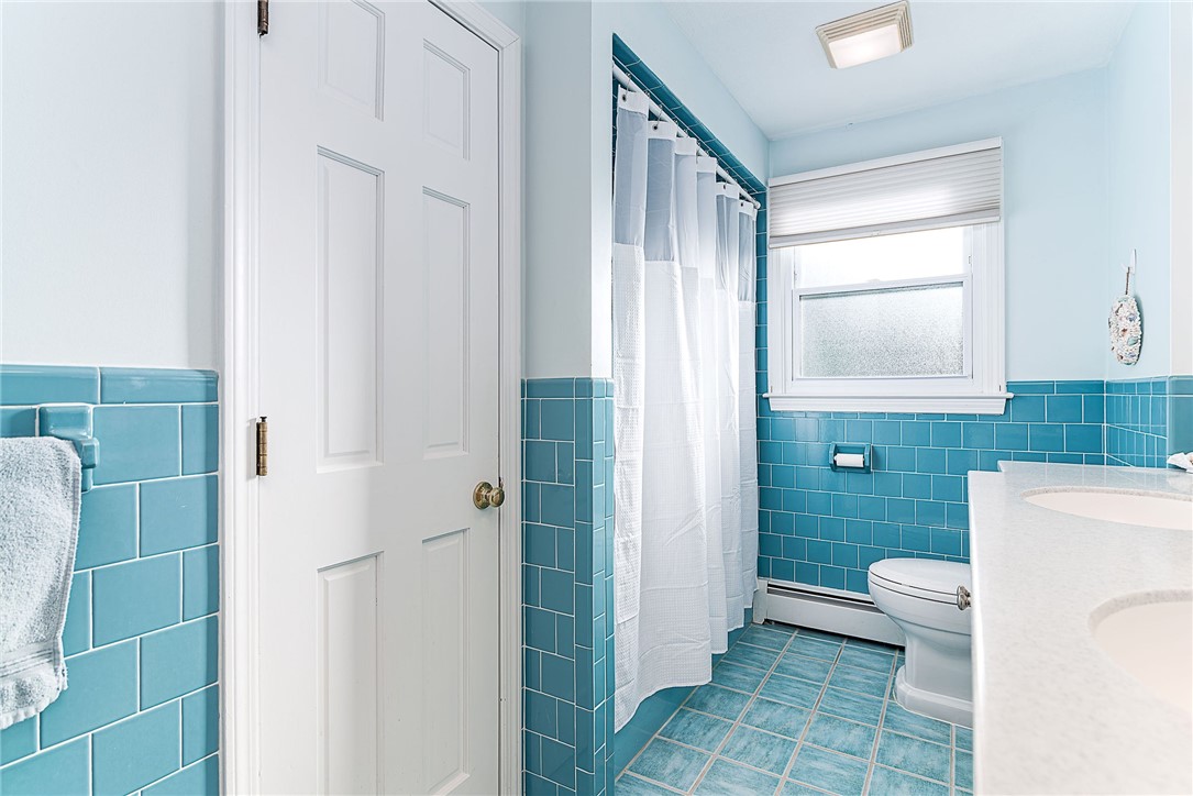 102 Moccasin Trail Cranston, RI 02921 - Photo 21 of 47