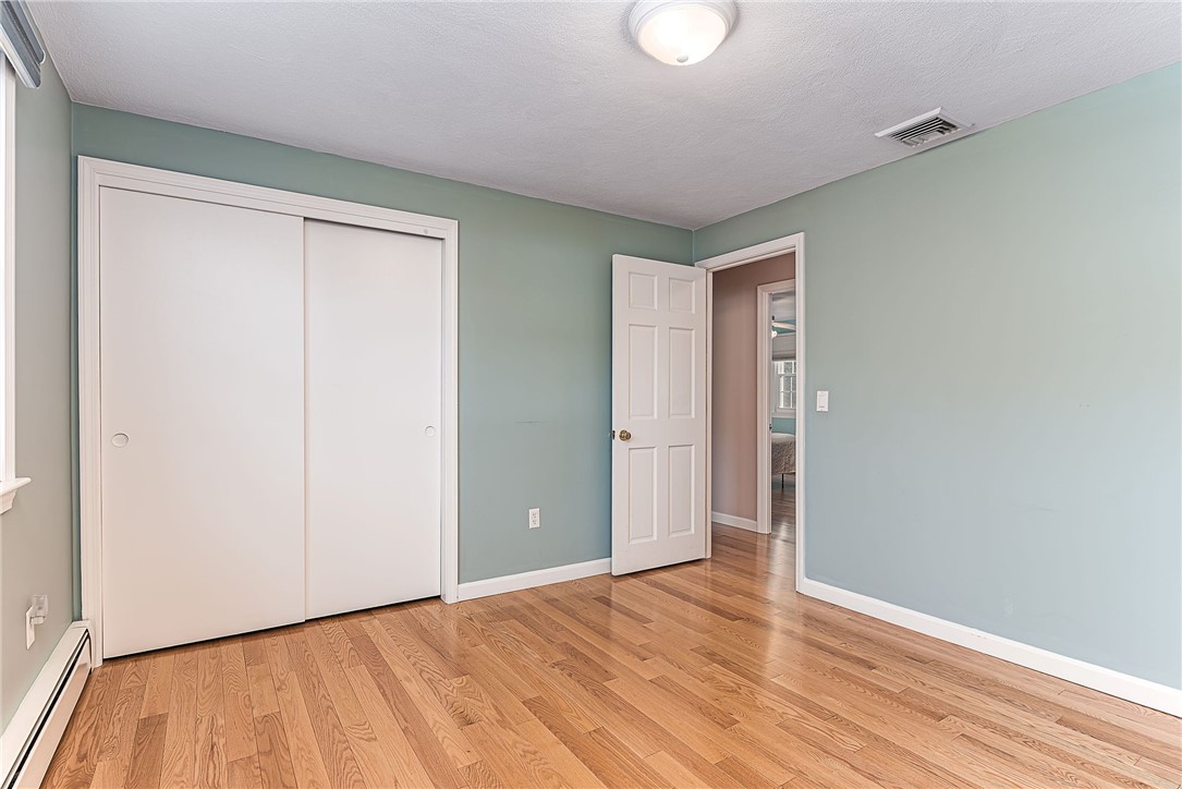 102 Moccasin Trail Cranston, RI 02921 - Photo 23 of 47