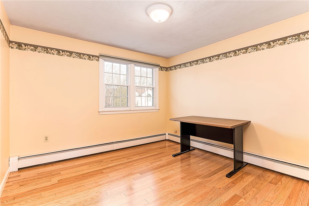 102 Moccasin Trail Cranston, RI 02921 - Photo 24 of 47