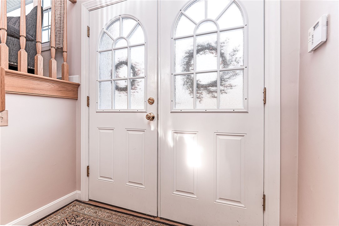 102 Moccasin Trail Cranston, RI 02921 - Photo 30 of 47