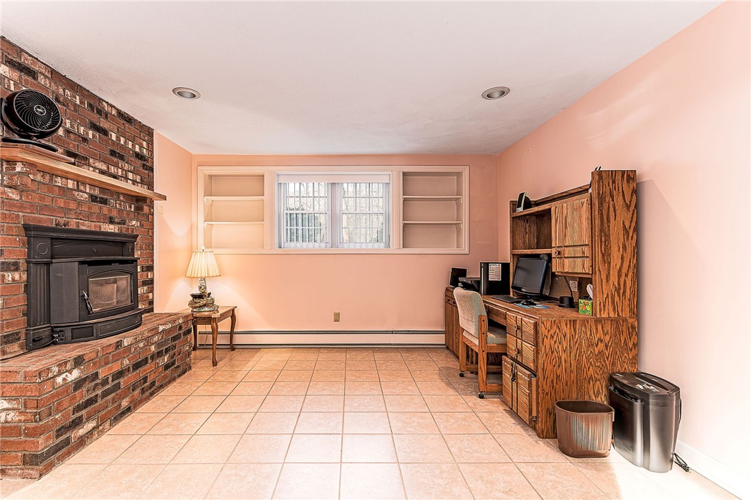 102 Moccasin Trail Cranston, RI 02921 - Photo 34 of 47