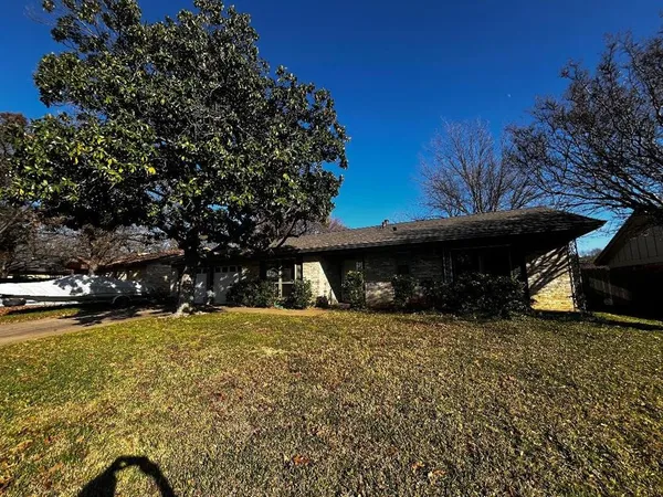 $2,400 | 1128 Zelda Drive, Hurst, TX 76053