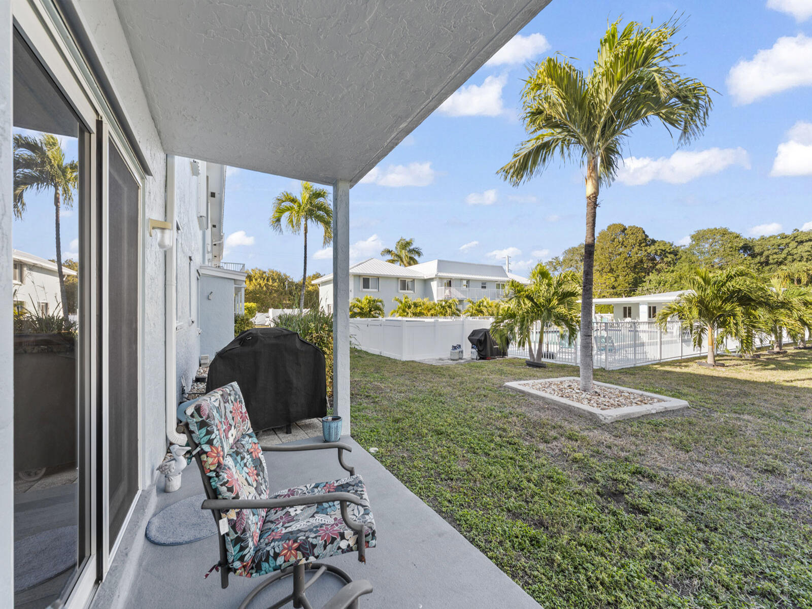 40 High Point Road, Unit D102 Tavernier, FL 33070 - Photo 25 of 37 a view of a porch with furniture